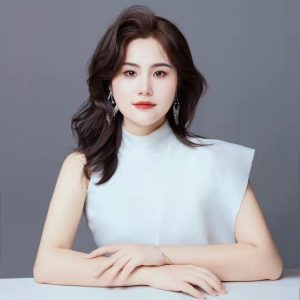 周周 高级纹绣师