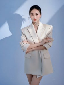 雅慧 高级纹绣师